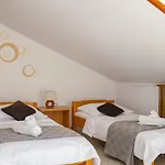 Konukevi Apartments Beach Dugi Rat