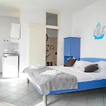 Konukevi Apartments Beach Dugi Rat 3*