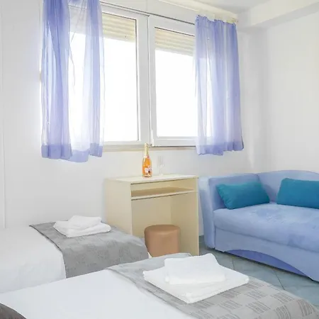 Affittacamere Apartments Beach Dugi Rat 3*