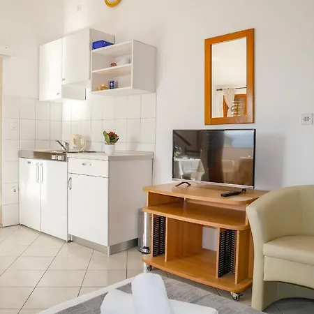 Apartments Beach Dugi Rat 3*