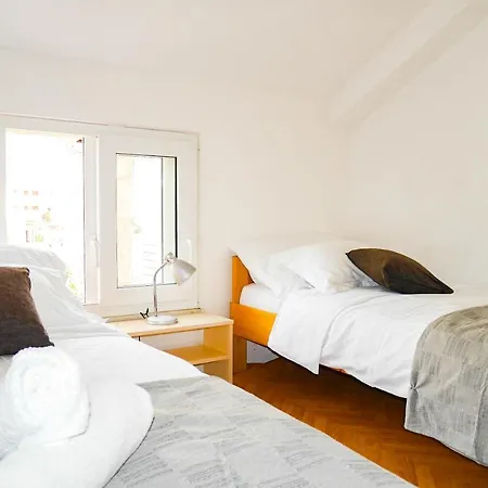 Apartments Beach Dugi Rat Affittacamere 3*