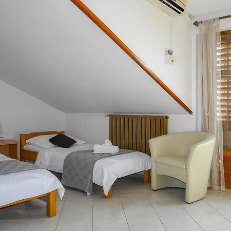Apartments Beach Dugi Rat 3* Dugi Rat