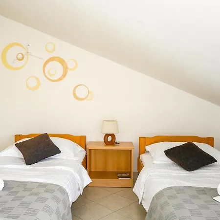 Apartments Beach Dugi Rat 3*