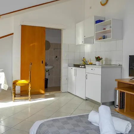 Apartments Beach Dugi Rat Affittacamere