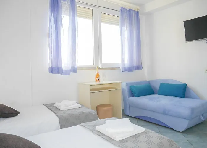 게스트하우스 Apartments Beach Dugi Rat 3*
