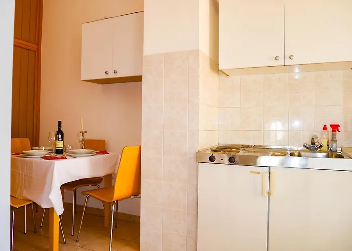 게스트하우스 Apartments Beach Dugi Rat 3*